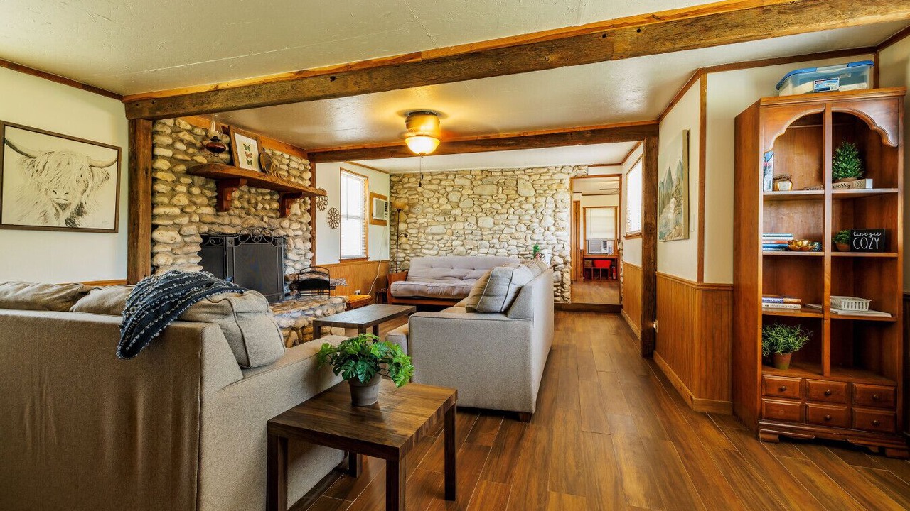 Photo of Livingroom in Uvalde