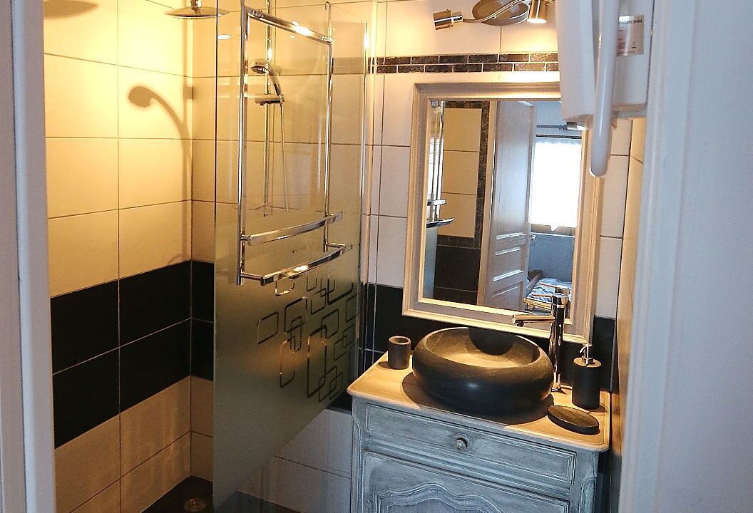 Photo of Bathroom in Pezenes-les-Mines