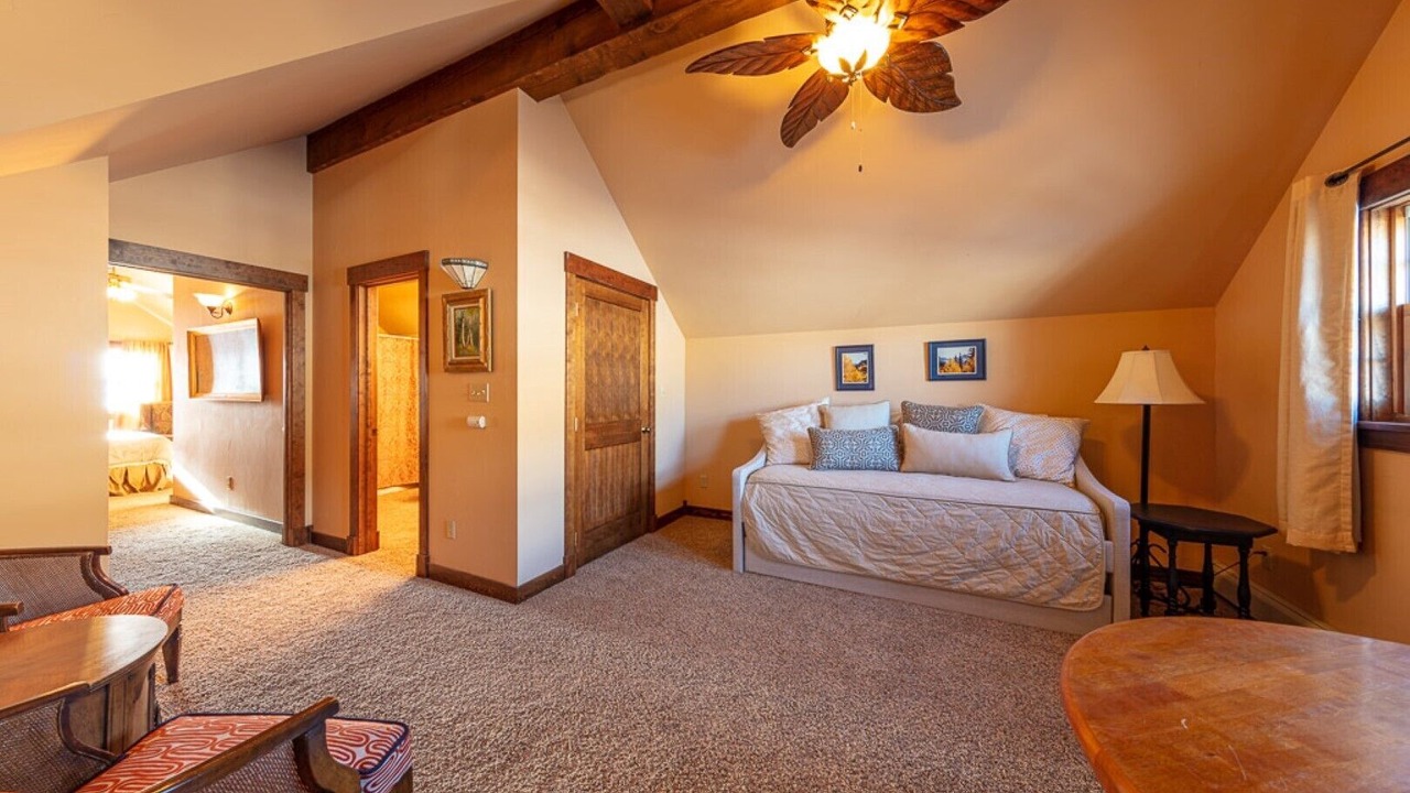 Photo of Livingroom in Gunnison