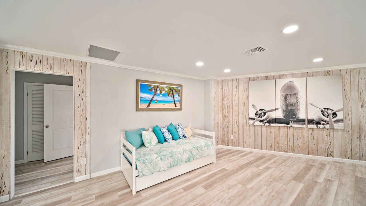 Photo of Bedroom in Iona Shores
