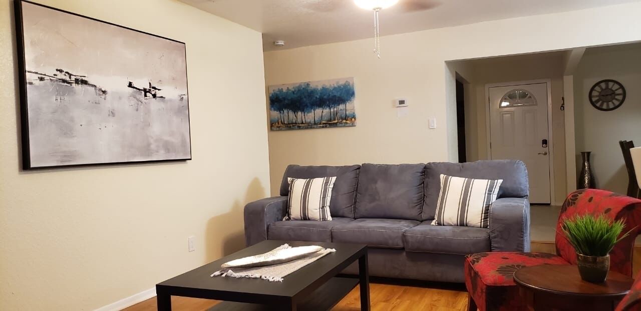 Photo of Livingroom in North San Antonio - SAT