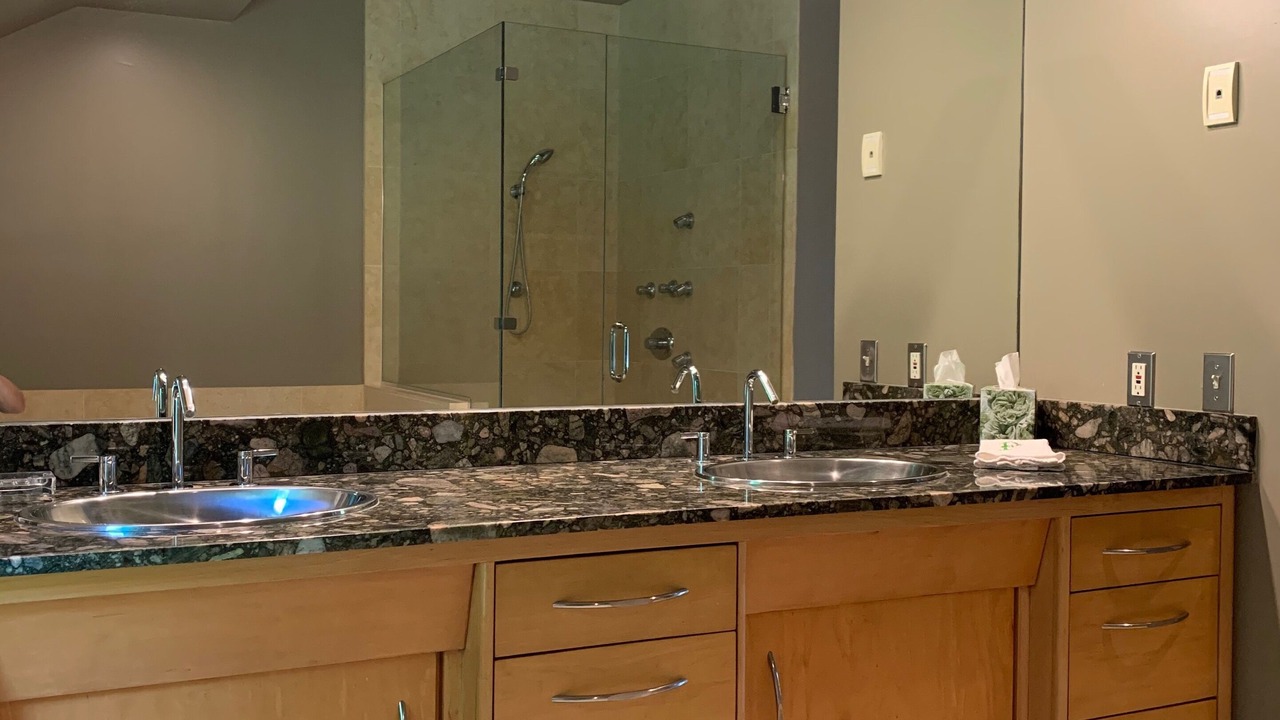 Photo of Bathroom in East Pyron