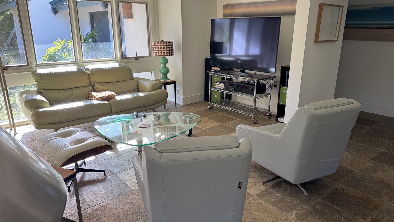 Photo of Livingroom in East Pyron