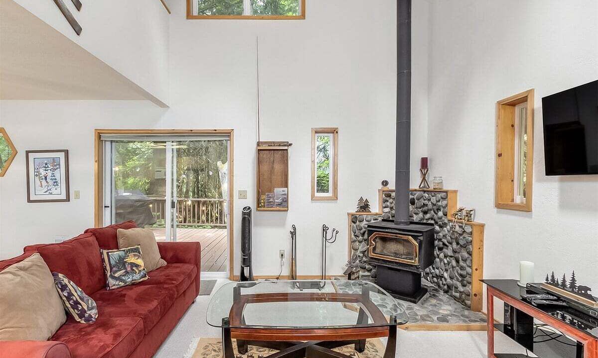 Photo of Livingroom in Packwood