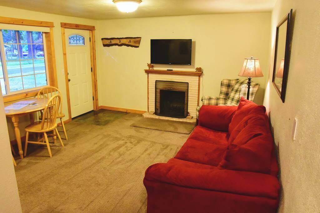 Photo of Livingroom in Packwood