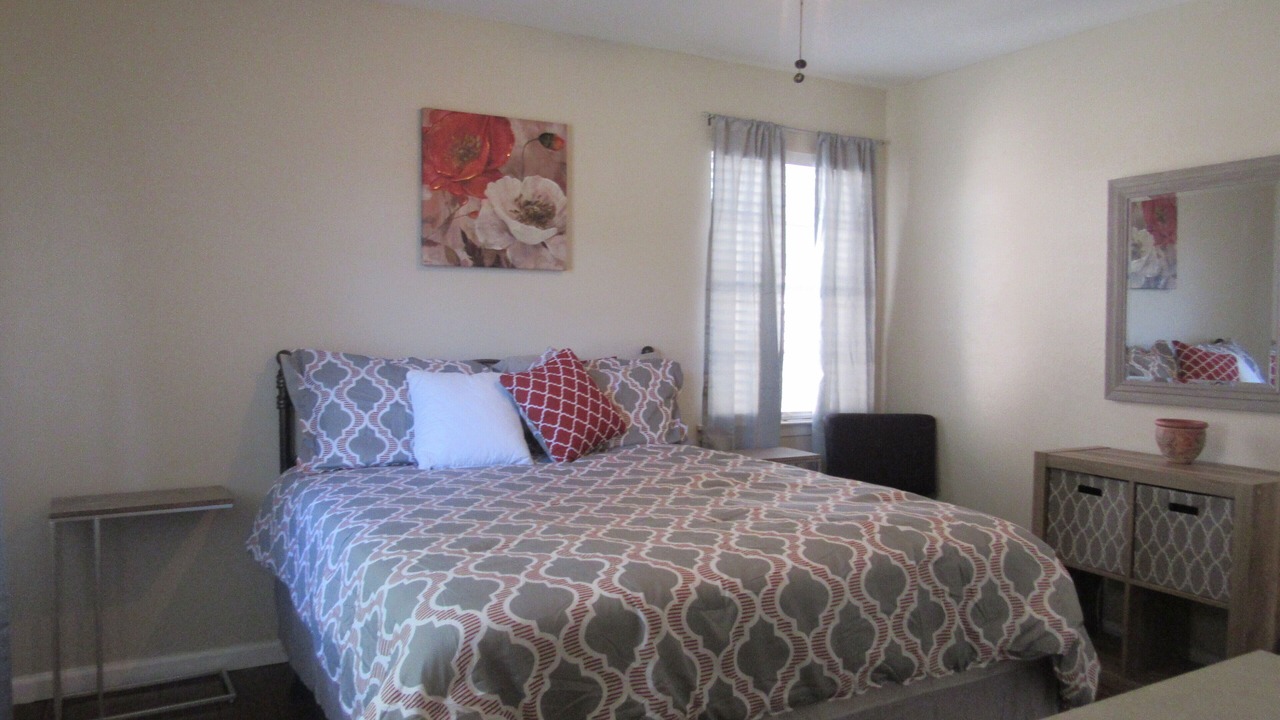 Photo of Bedroom in Garland