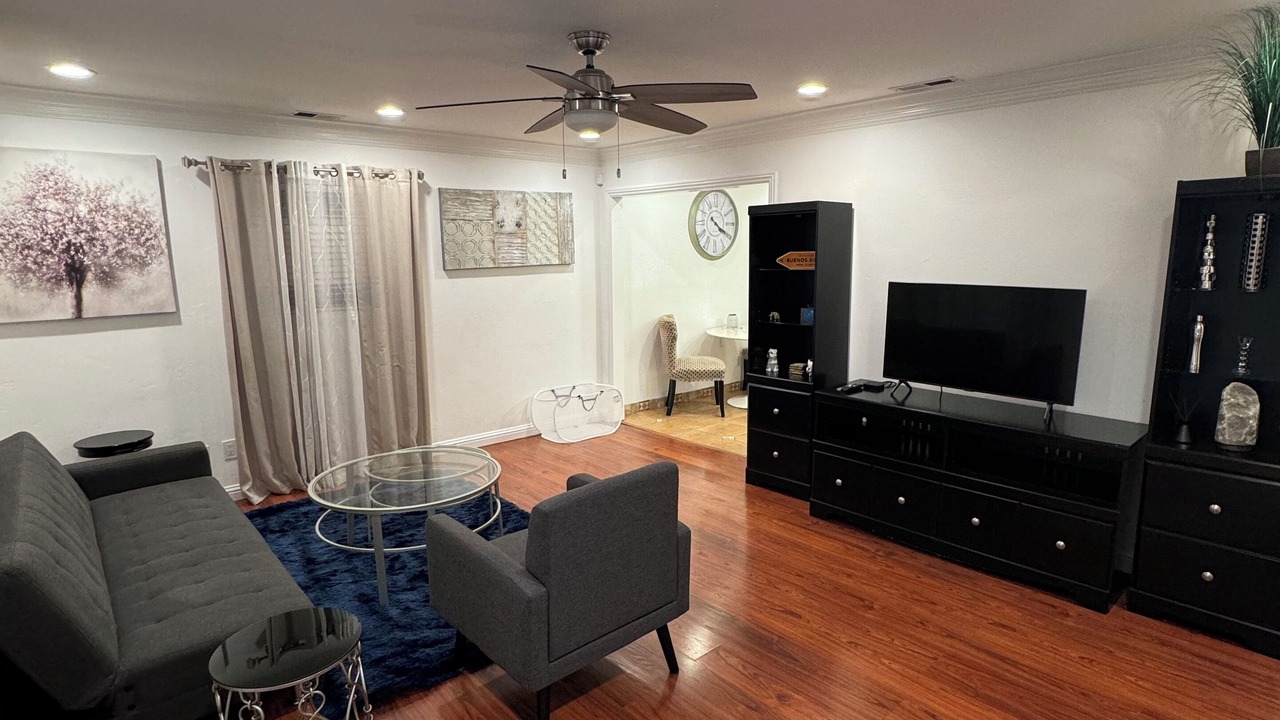 Photo of Livingroom in Campbell