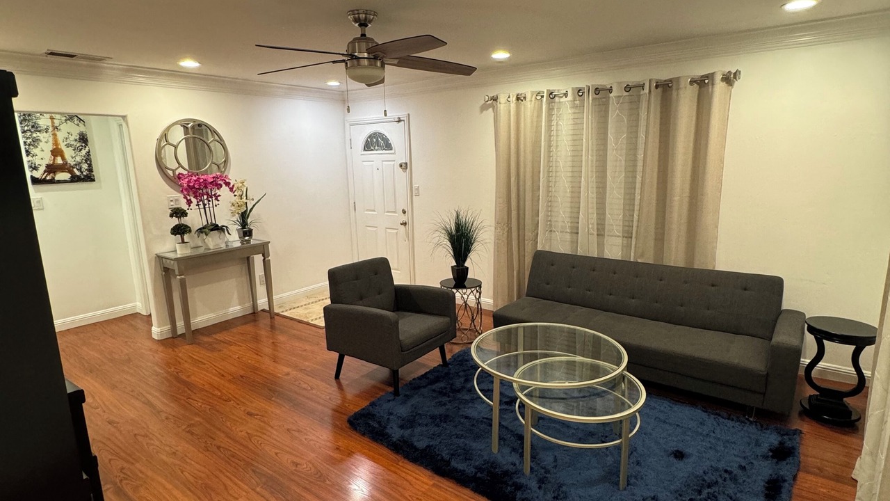 Photo of Livingroom in Campbell