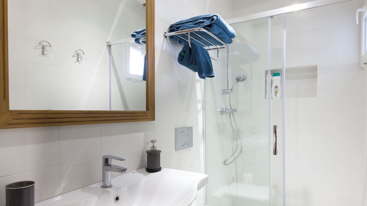 Photo of Bathroom in Aia
