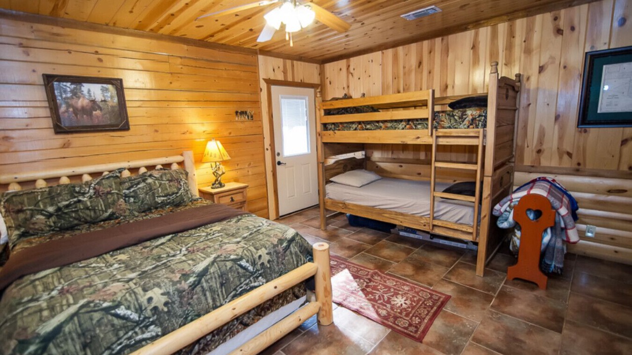 Photo of Bedroom in Smithville
