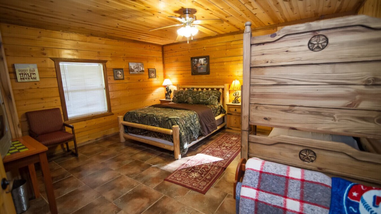Photo of Bedroom in Smithville