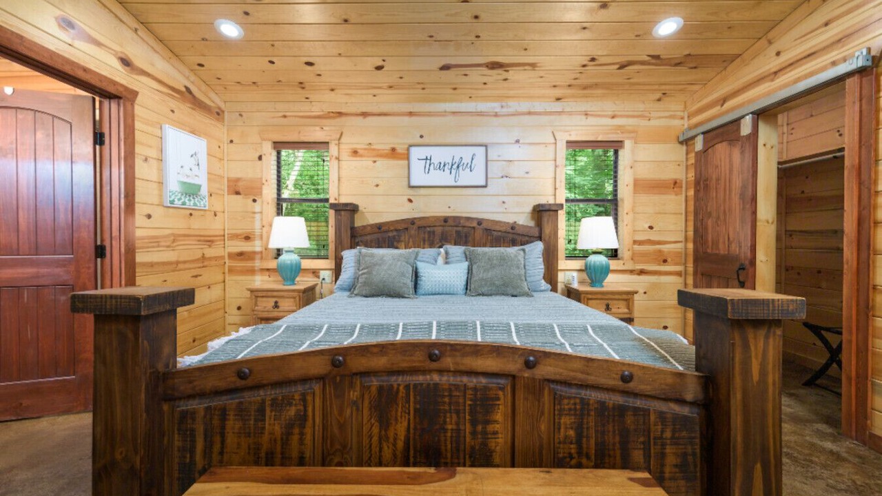 Photo of Bedroom in Hochatown