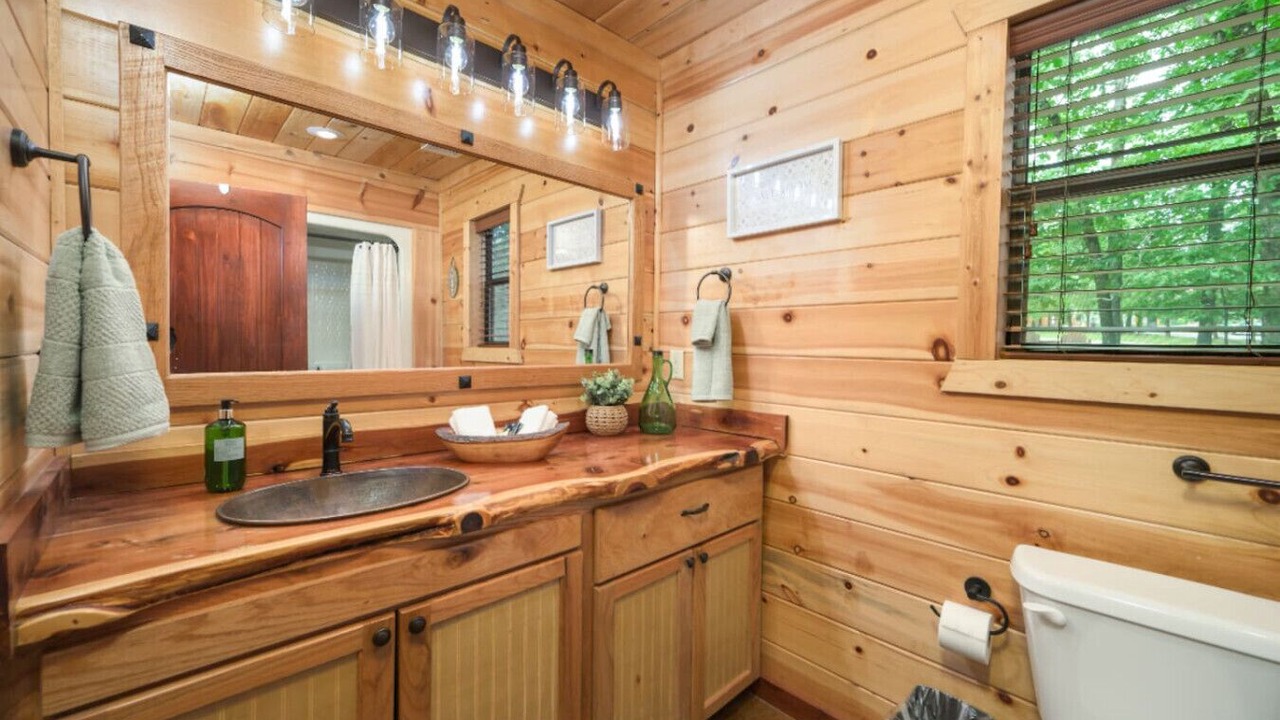 Photo of Bathroom in Hochatown