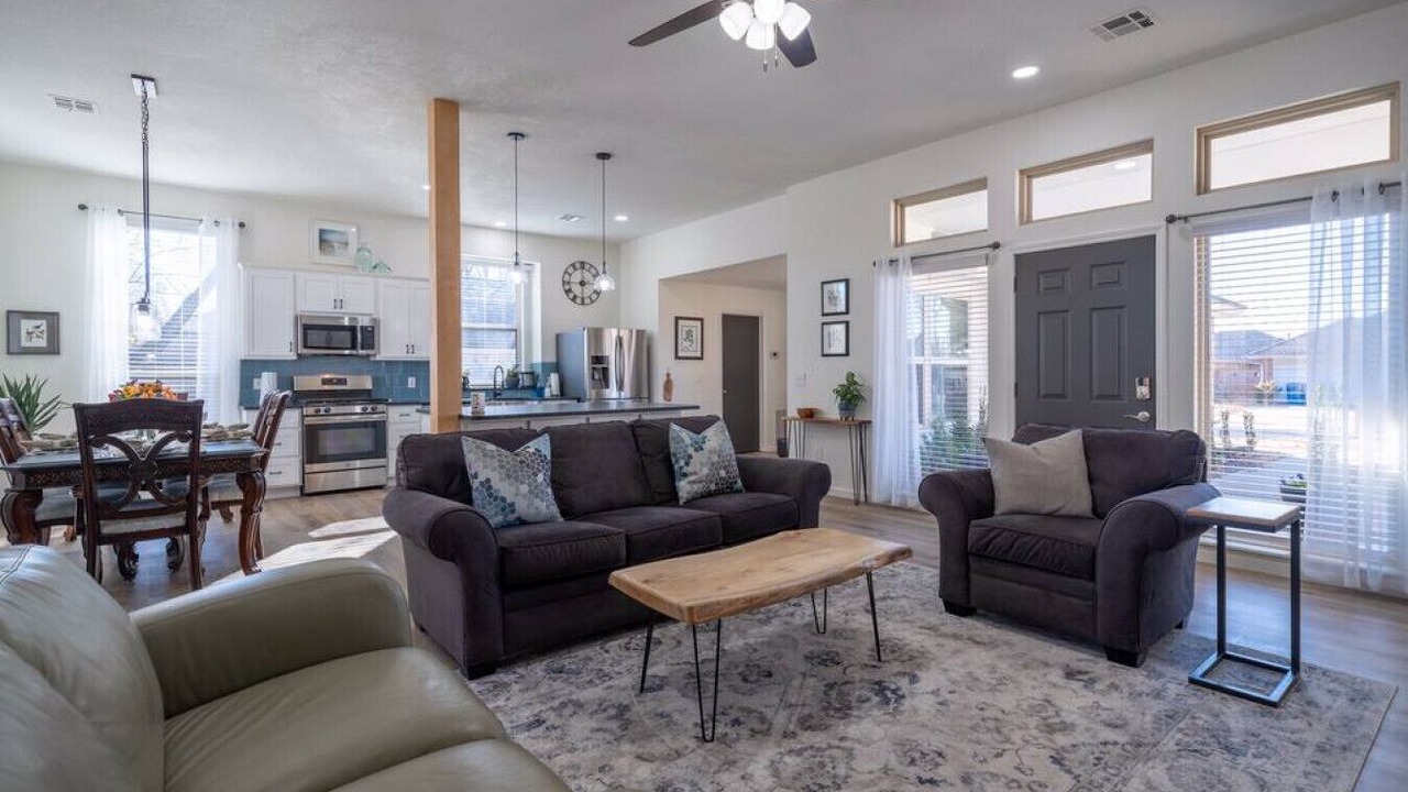 Photo of Livingroom in Edmond