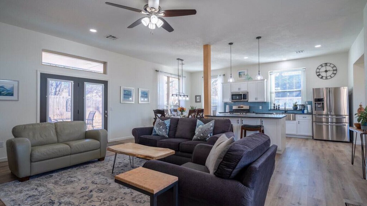 Photo of Livingroom in Edmond