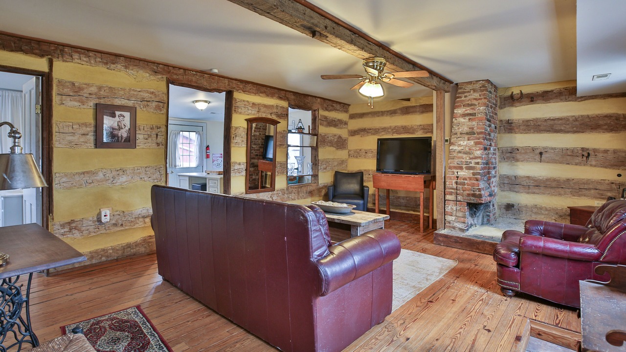 Photo of Livingroom in Lovettsville