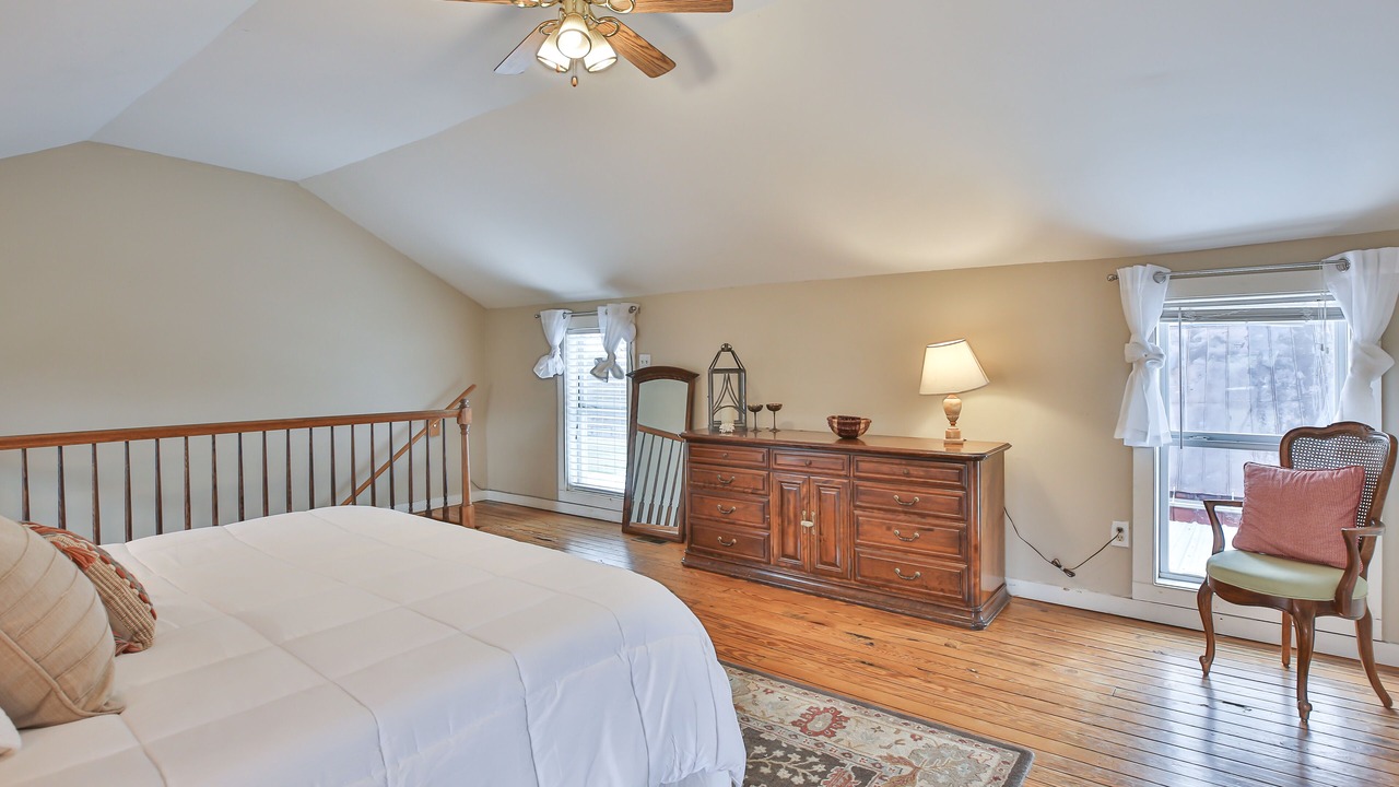 Photo of Bedroom in Lovettsville