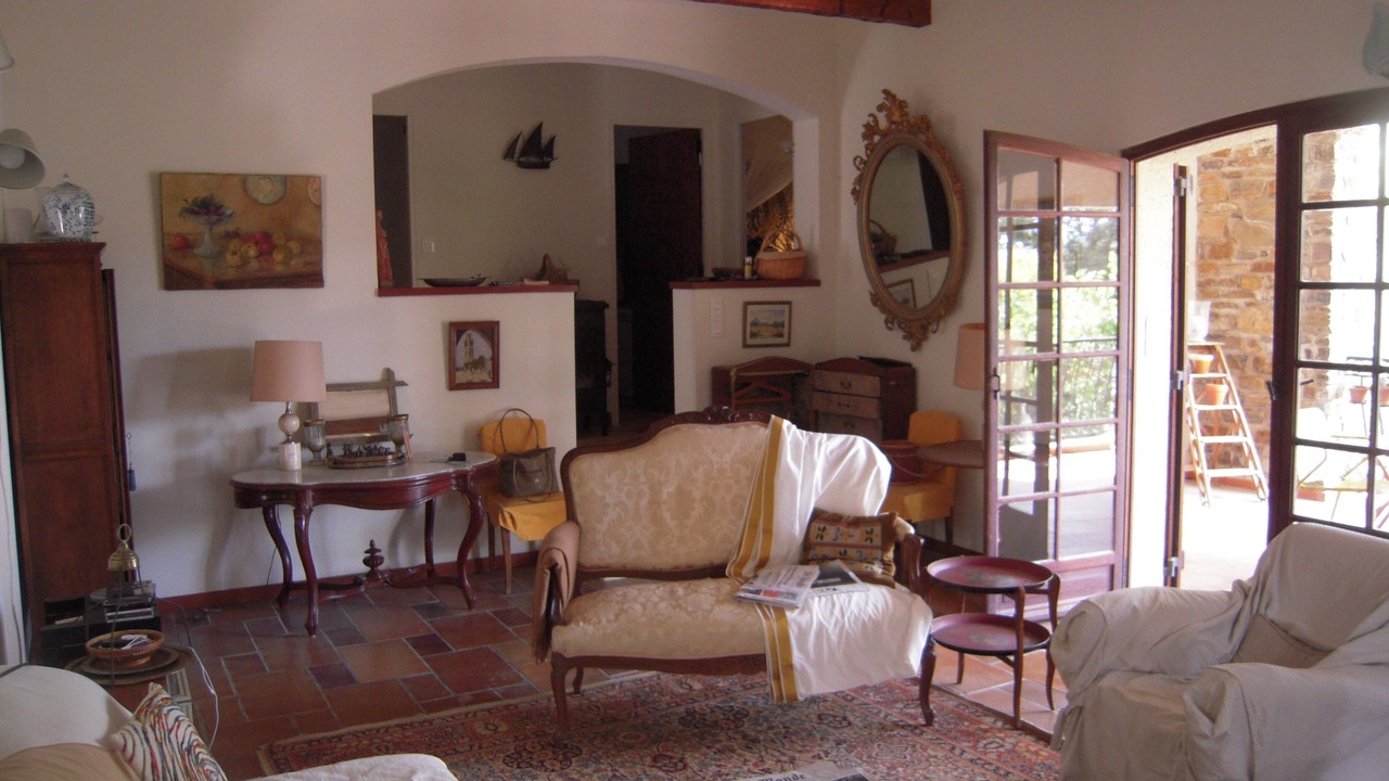 Photo of Livingroom in Meounes-les-Montrieux