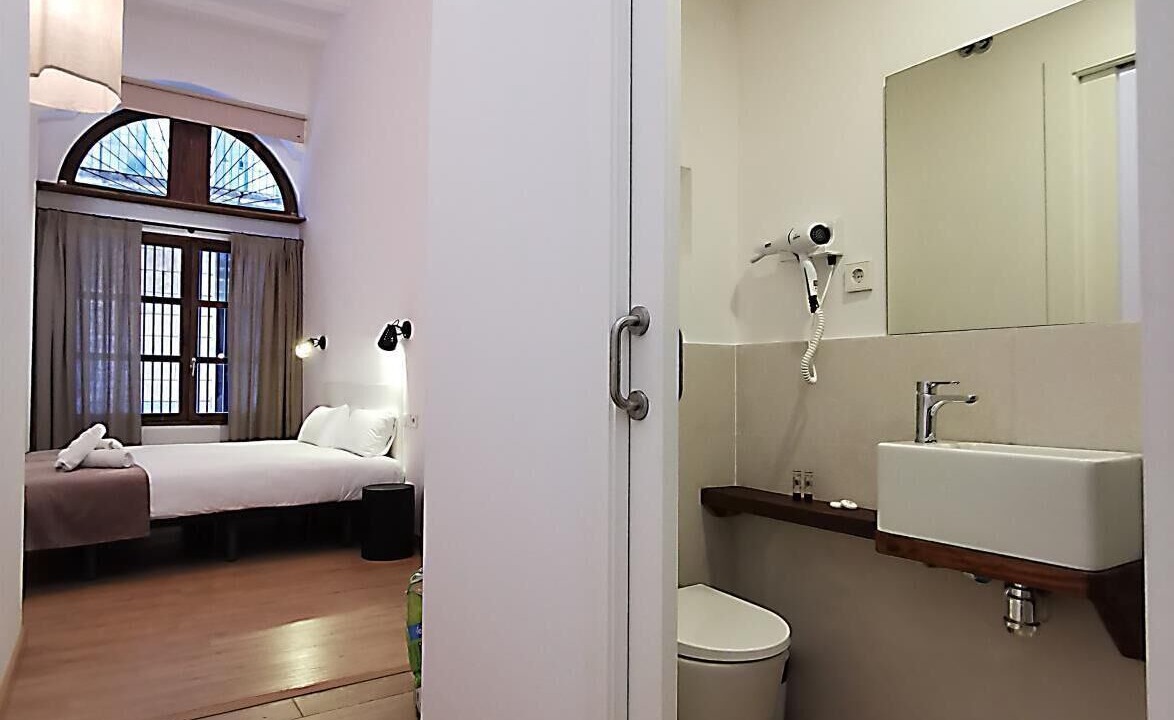 Photo of Bathroom in El Raval