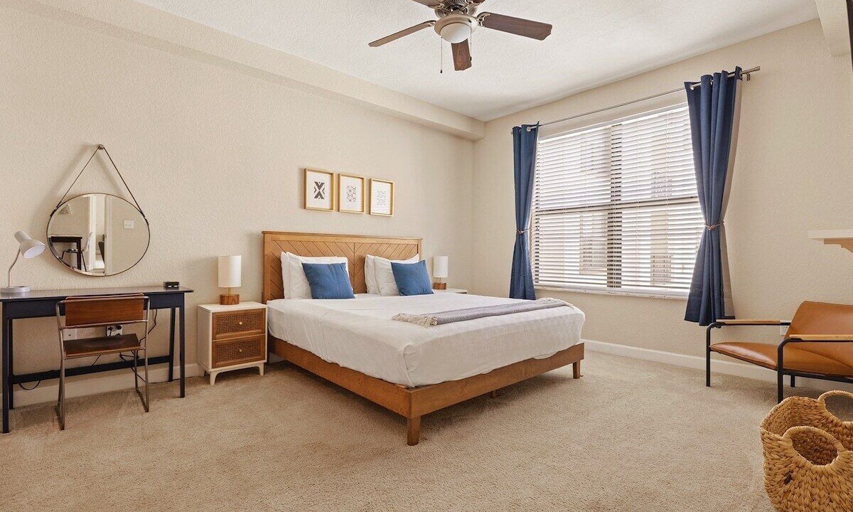 Photo of Bedroom in Carver City - Lincoln Gardens