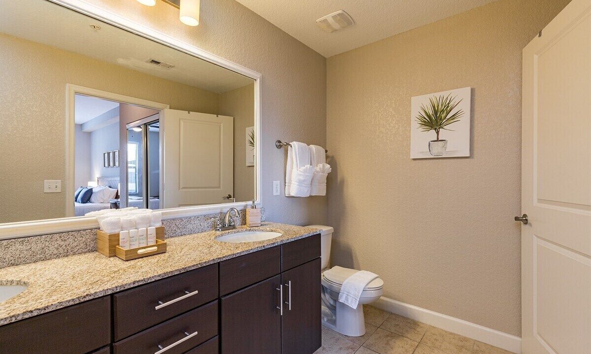 Photo of Bathroom in Carver City - Lincoln Gardens
