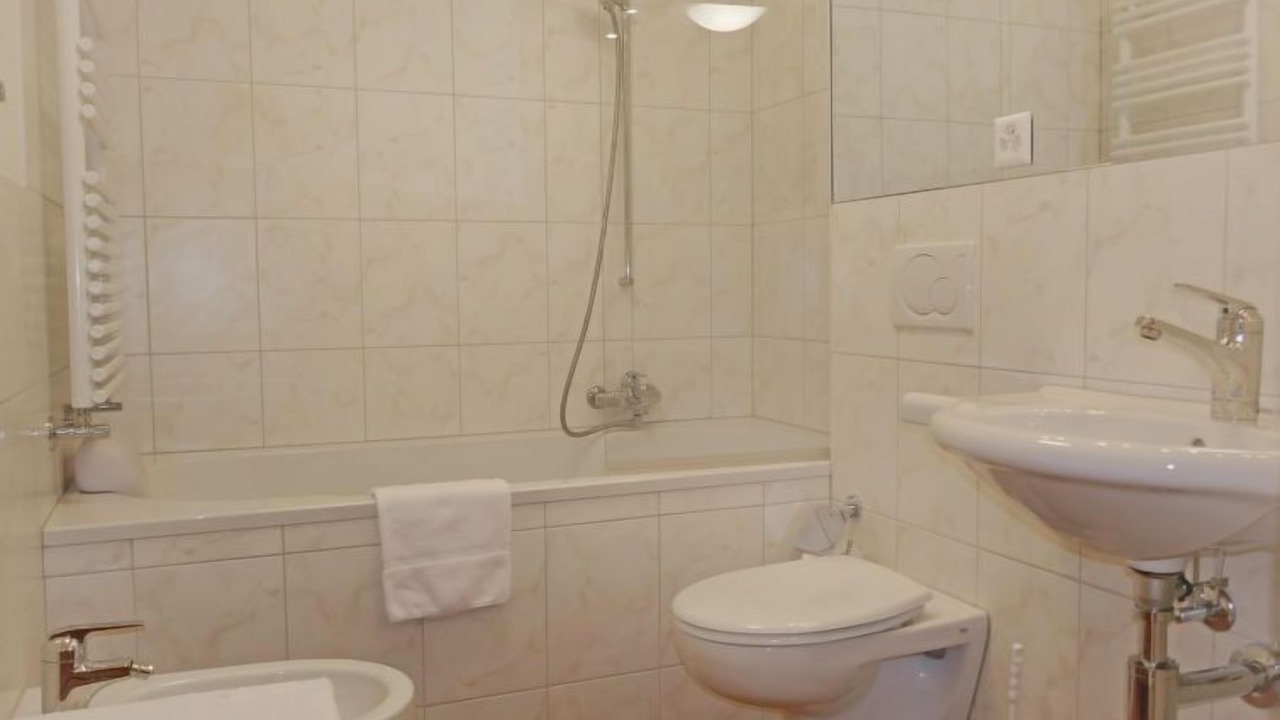 Photo of Bathroom in Samedan