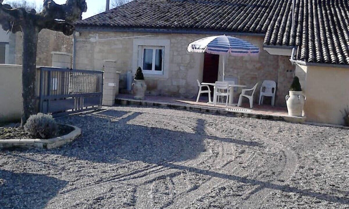 Photo of Patio Balcony in Sainte-Colombe
