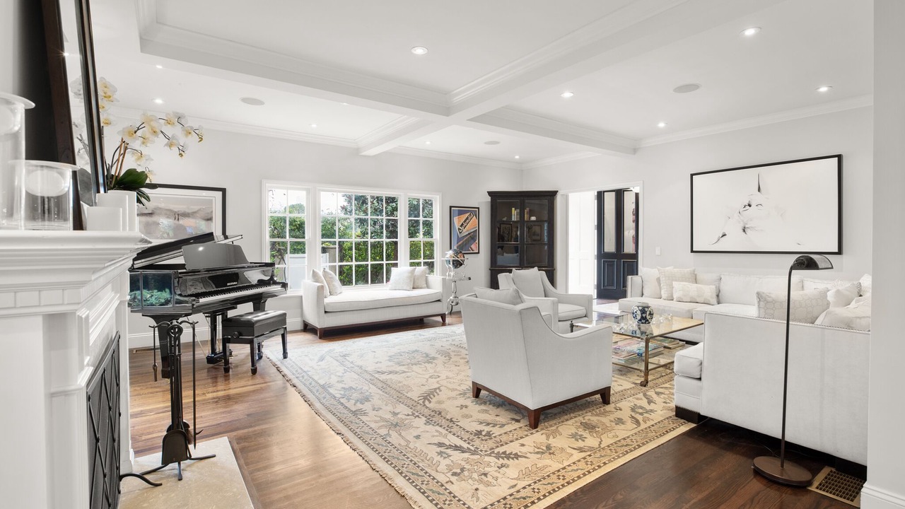 Photo of Bedroom in Toluca Lake