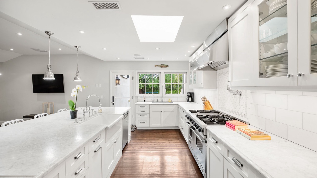 Photo of Others in Toluca Lake