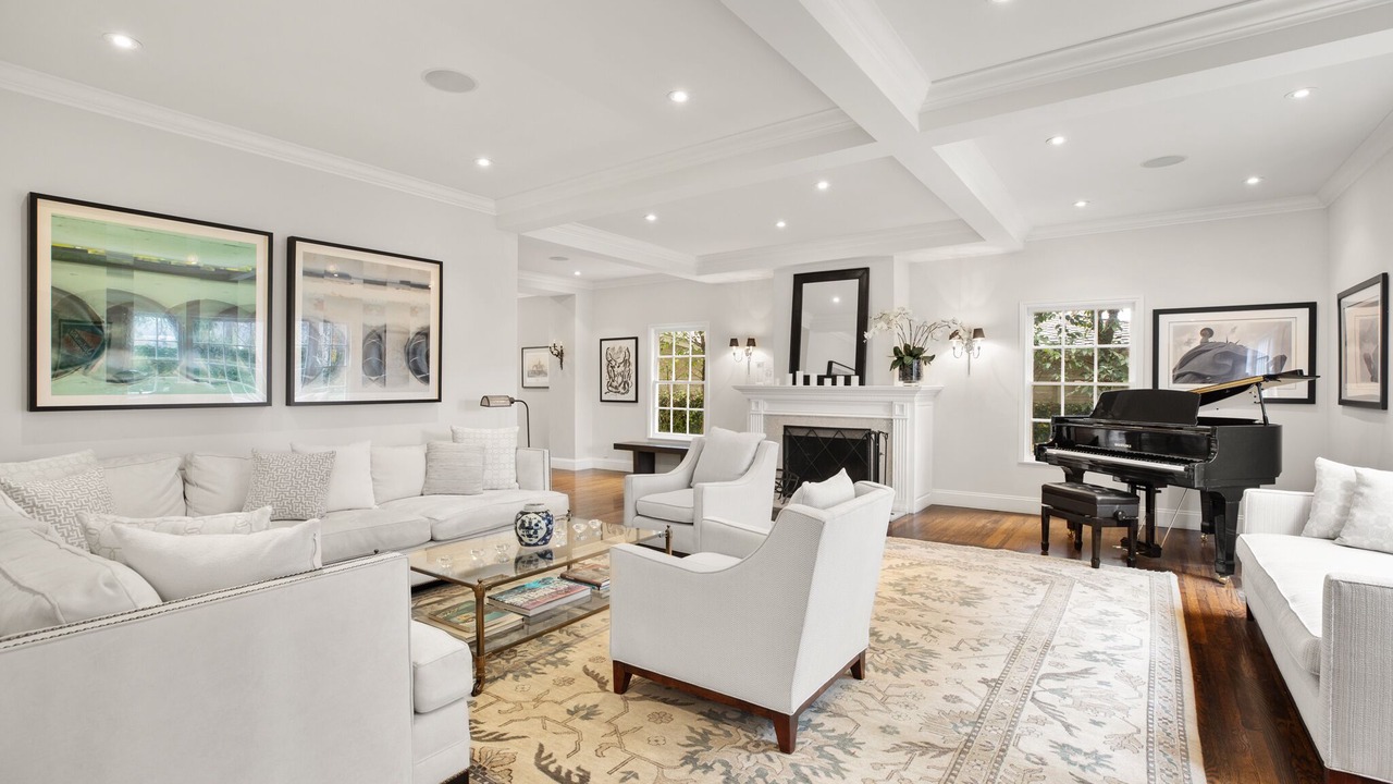 Photo of Bedroom in Toluca Lake