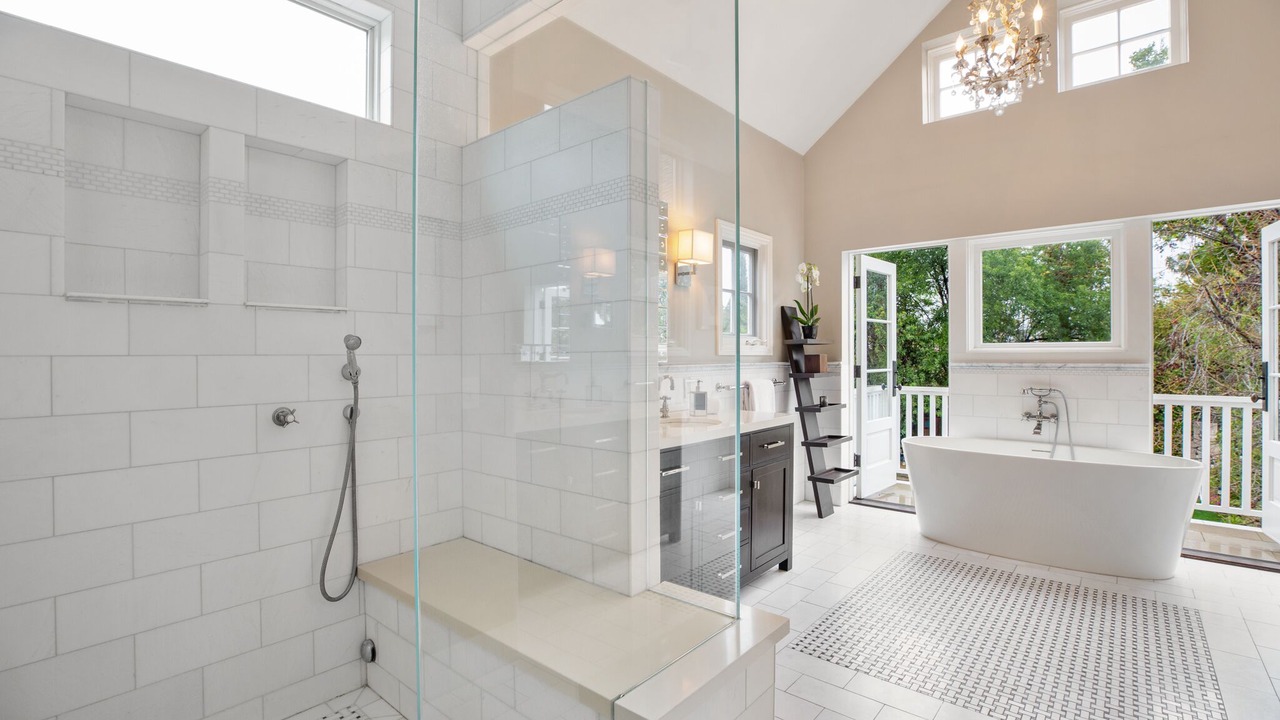 Photo of Bathroom in Toluca Lake