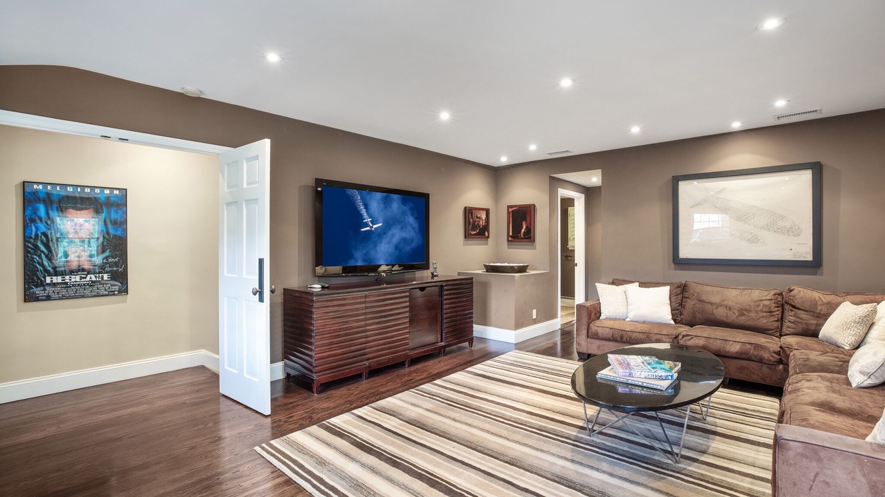 Photo of Bedroom in Toluca Lake