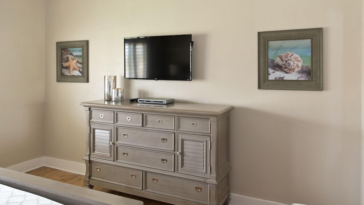 Photo of Bedroom in Crescent Beach