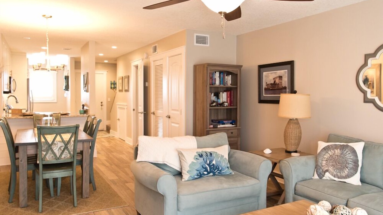 Photo of Livingroom in Crescent Beach
