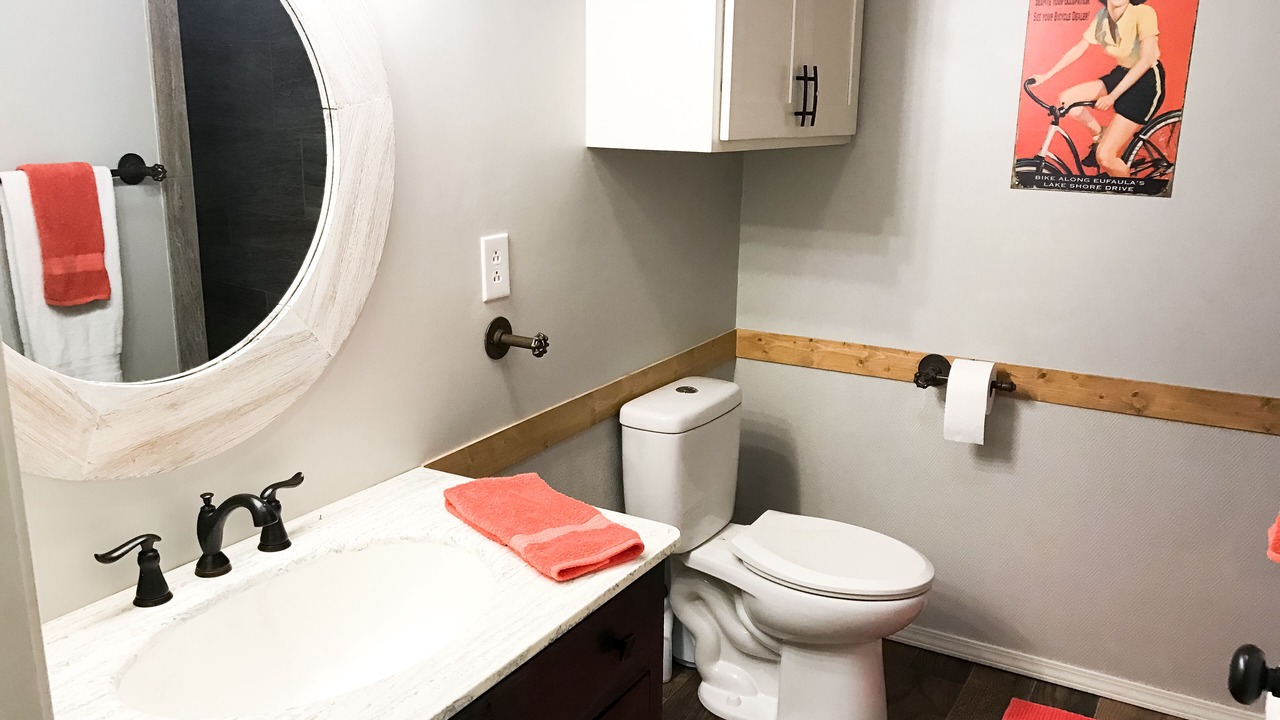 Photo of Bathroom in Canadian