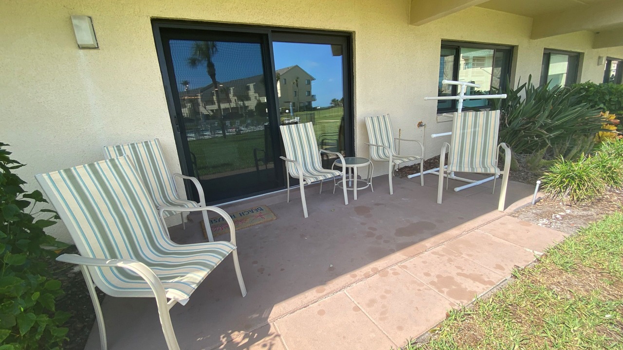 Photo of Patio Balcony in Crescent Beach