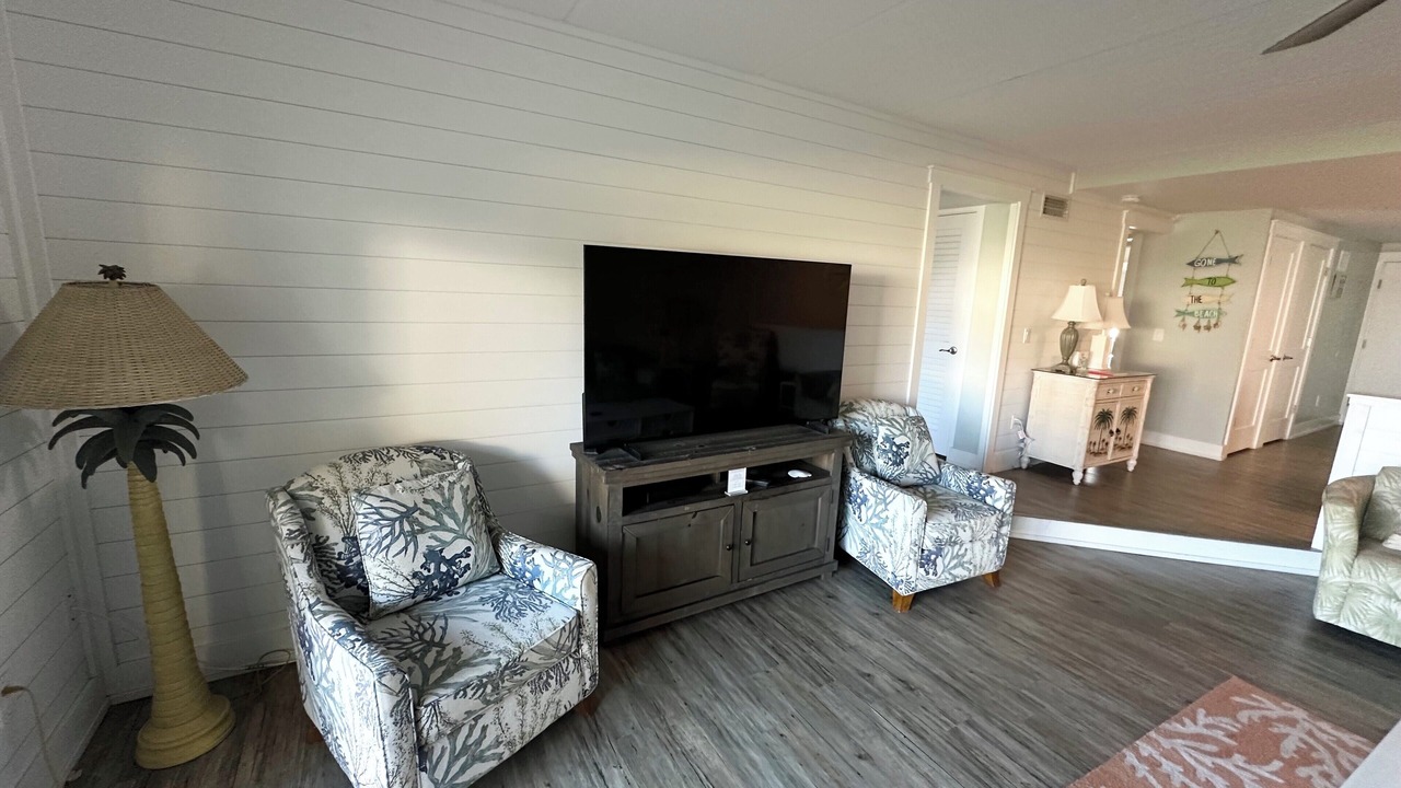 Photo of Livingroom in Crescent Beach