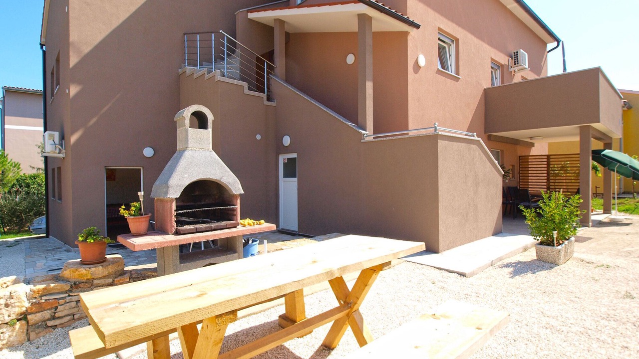Photo of Outdoor in Liznjan