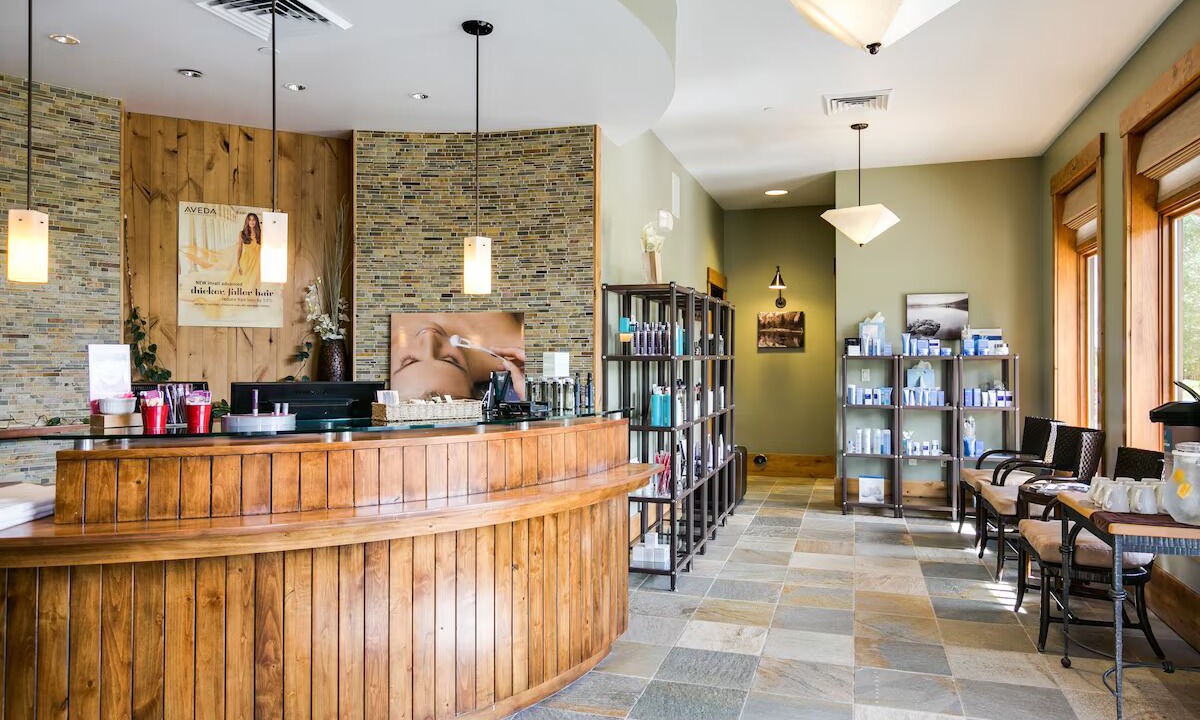 Photo of Others in Victor