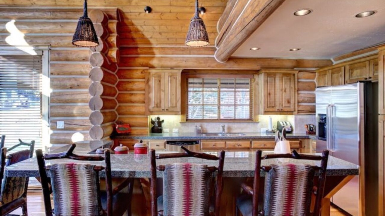 Photo of Others in Victor