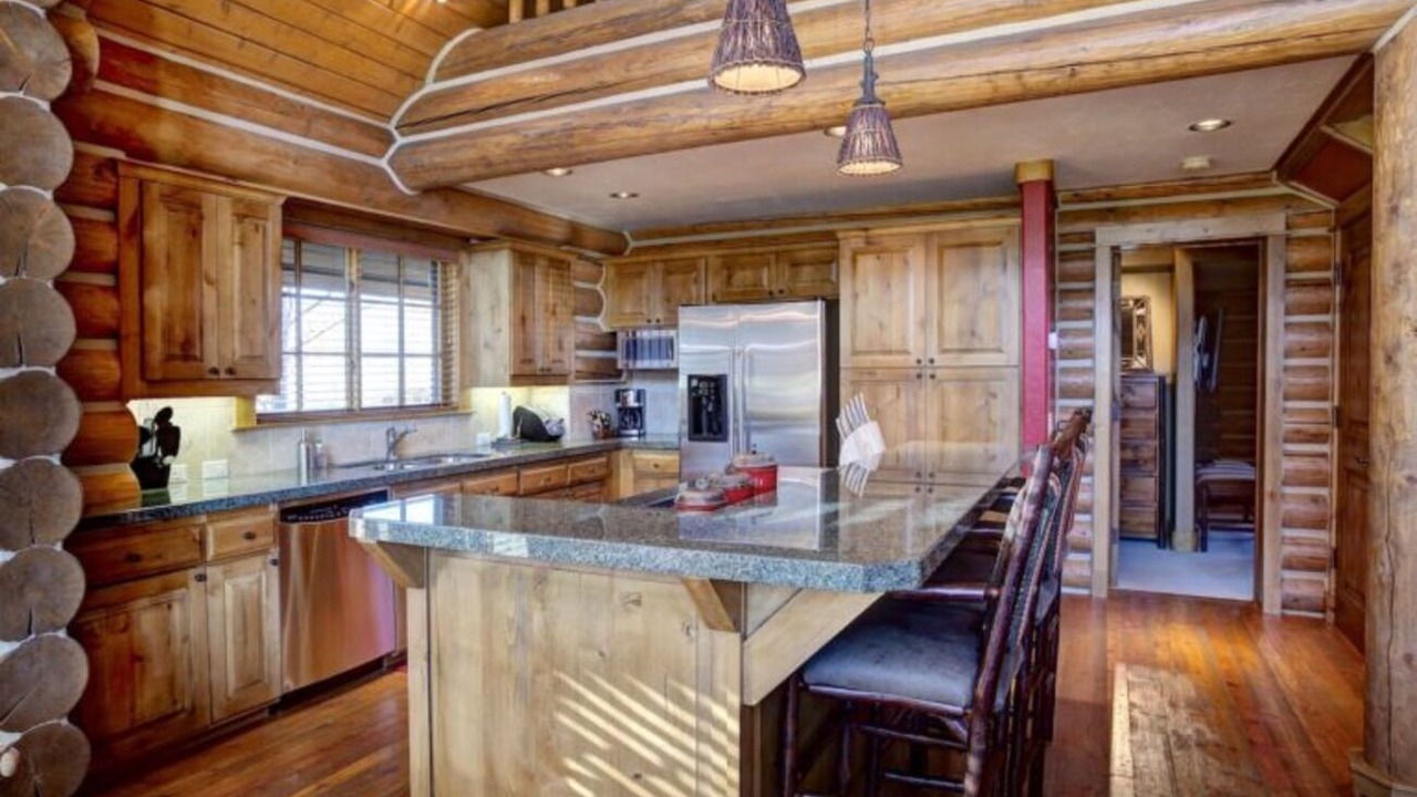 Photo of Others in Victor