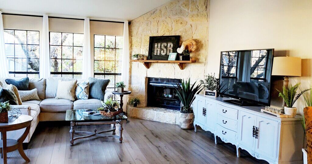 Photo of Livingroom in Horseshoe Bay