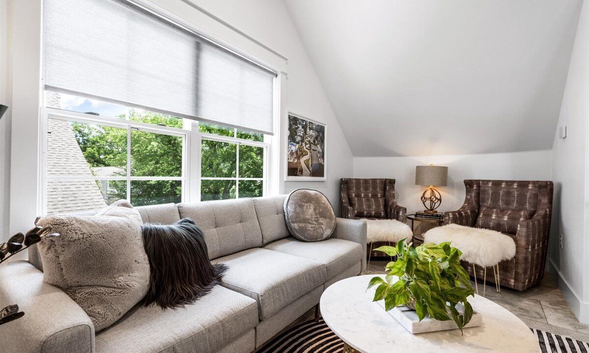 Photo of Livingroom in Downtown