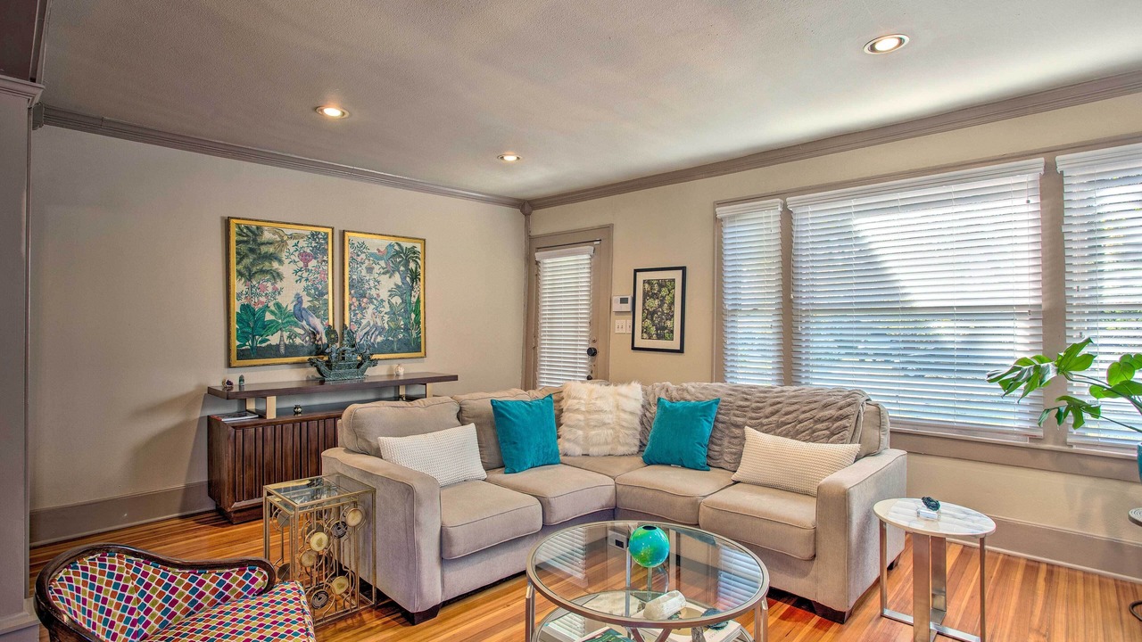 Photo of Livingroom in Lower Greenville