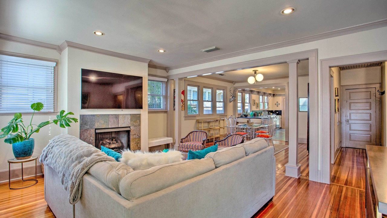 Photo of Bedroom in Lower Greenville