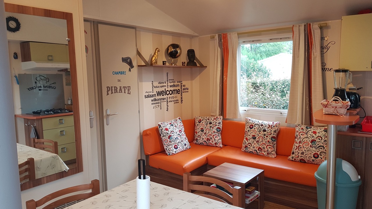 Photo of Livingroom in La Roque-d'Antheron