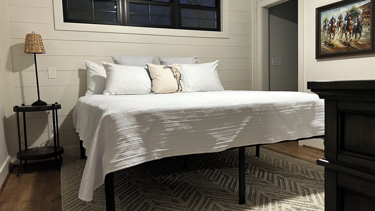 Photo of Bedroom in Midway