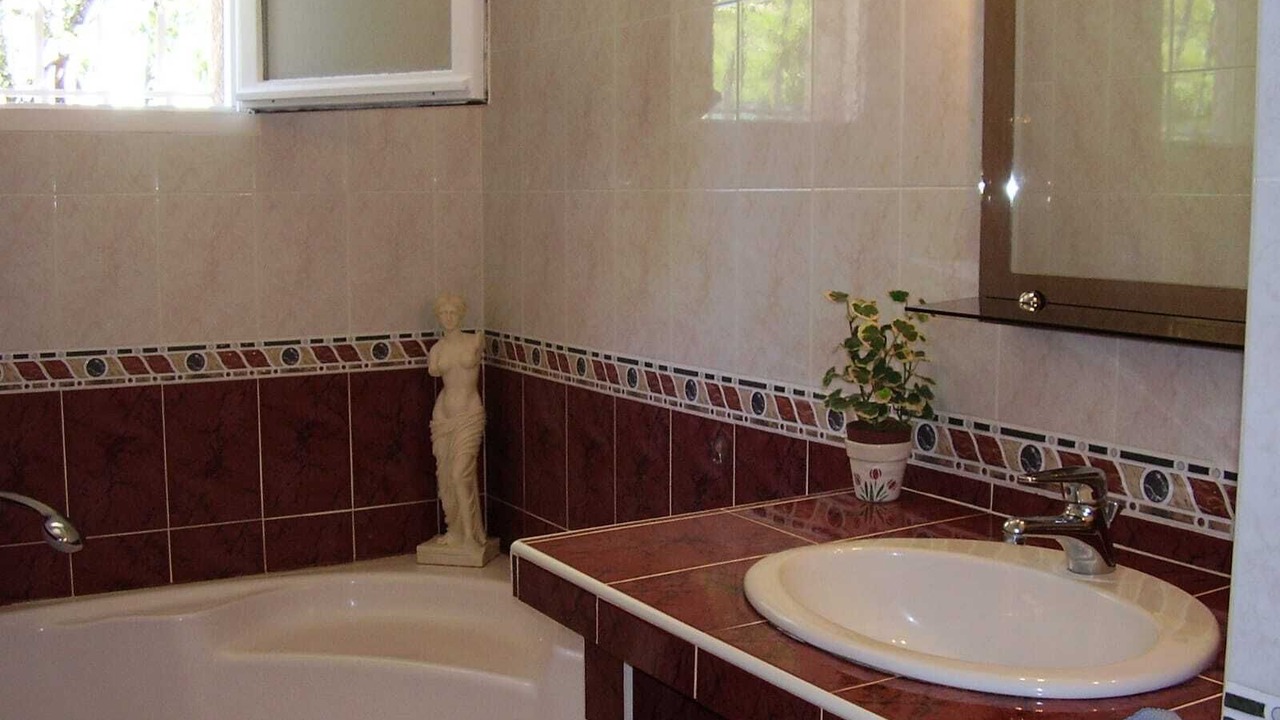 Photo of Bathroom in Viols-le-Fort