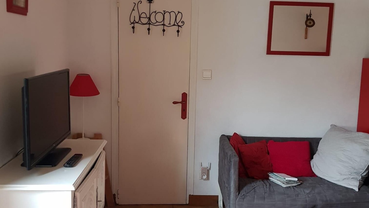 Photo of Livingroom in Saint-Laurent-de-Terregatte