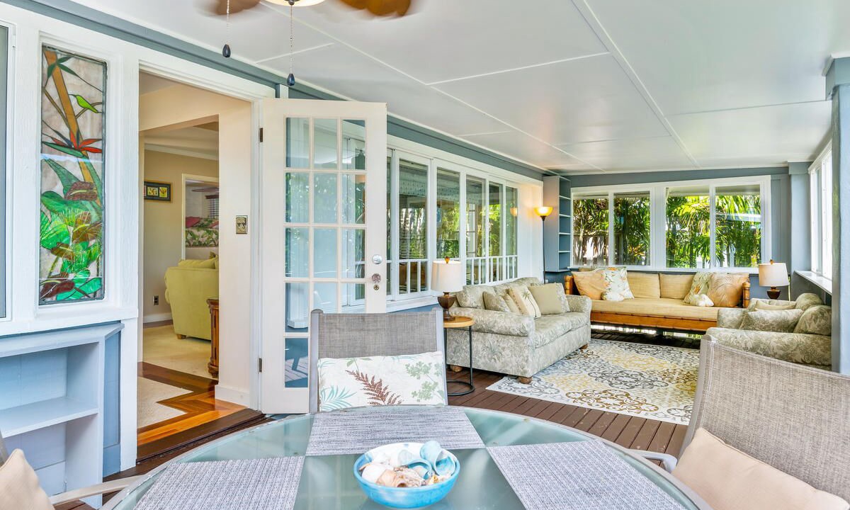 Photo of Livingroom in Manoa